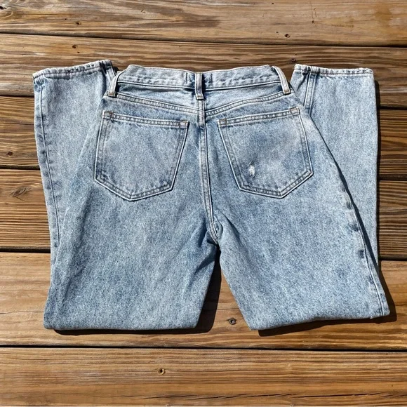 Abercrombie & Fitch high Rise Mom Jeans - Picture 3 of 6